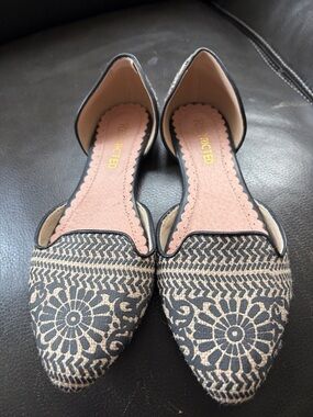 Restricted Women's Black & Beige Patterned D'Orsay Flats